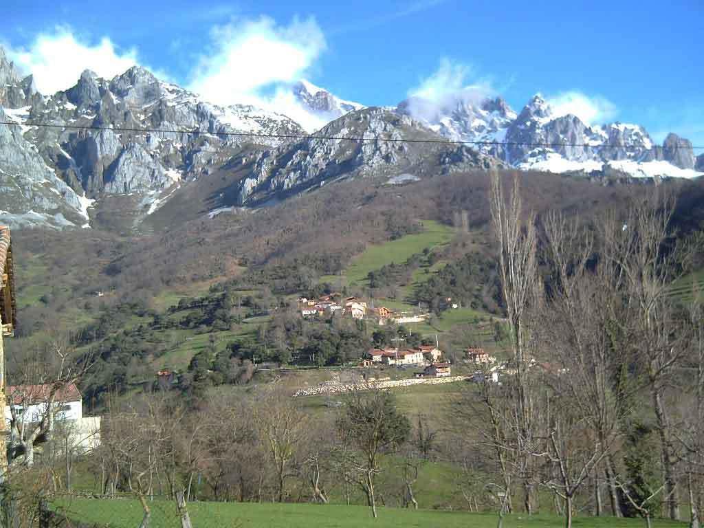 Rurales Picos De Redo * Camaleño